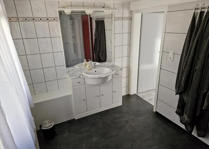 Vendégház Foeller's Gaestehaus Neu-Anspach